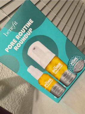 Benefit PORE Routine Roundup Skincare Set - Teal & Yellow